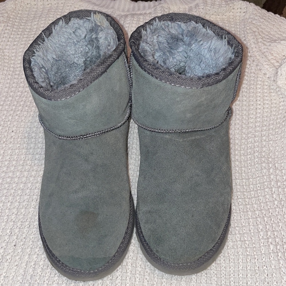 Grey uggs